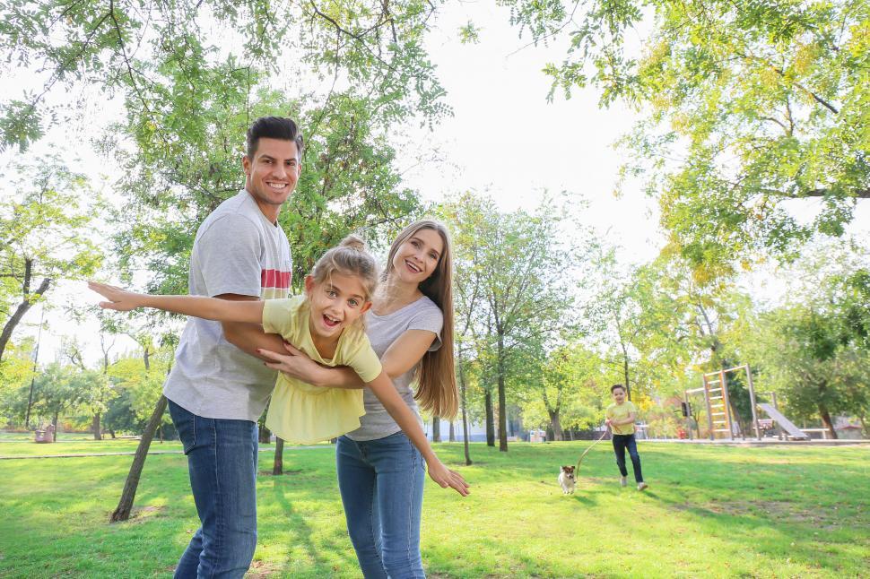 Residents enjoying apartment living at Clovertree Apartments in Flint, MI